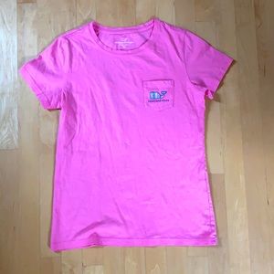 Women’s vineyard vines pink t shirt
